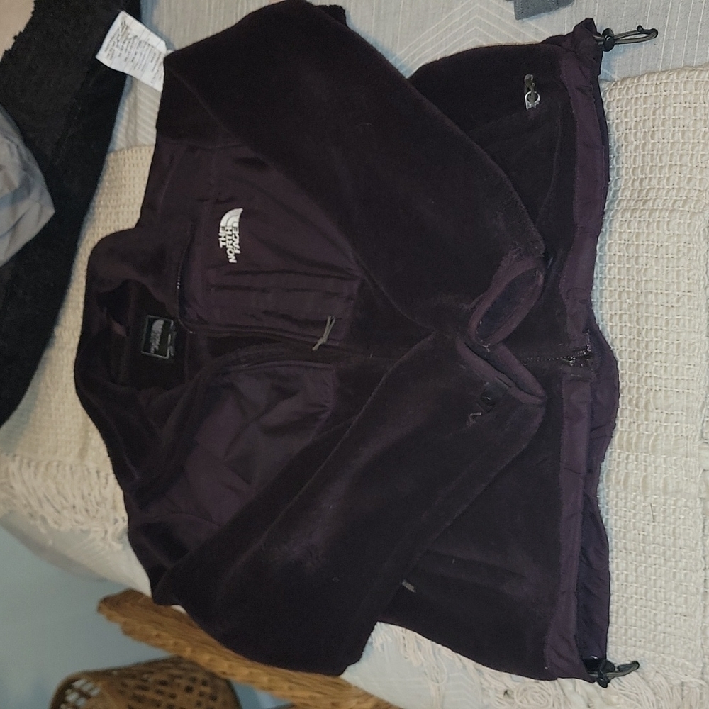 𝅺north Face fleece jacket. Medium. Purple.